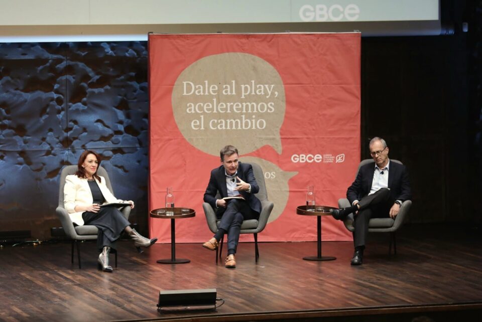 Cristina Monge, Daniel Fuentes y Luis Irastorza en Sostenibilidad XL